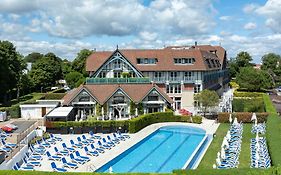 Renaissance Paris Hippodrome de St. Cloud Hotel